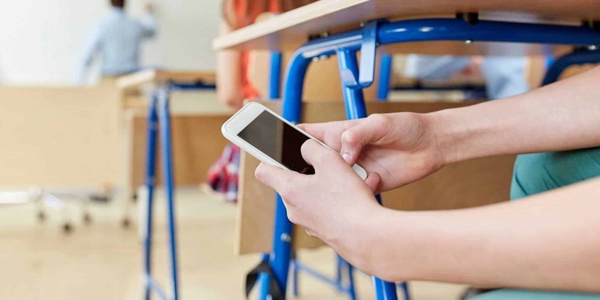 Pametni telefoni: Zabranama protiv ovisnosti djece